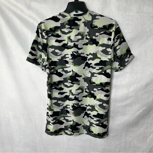 Gymshark Camo Sport T-Shirt - Picture 3 of 6